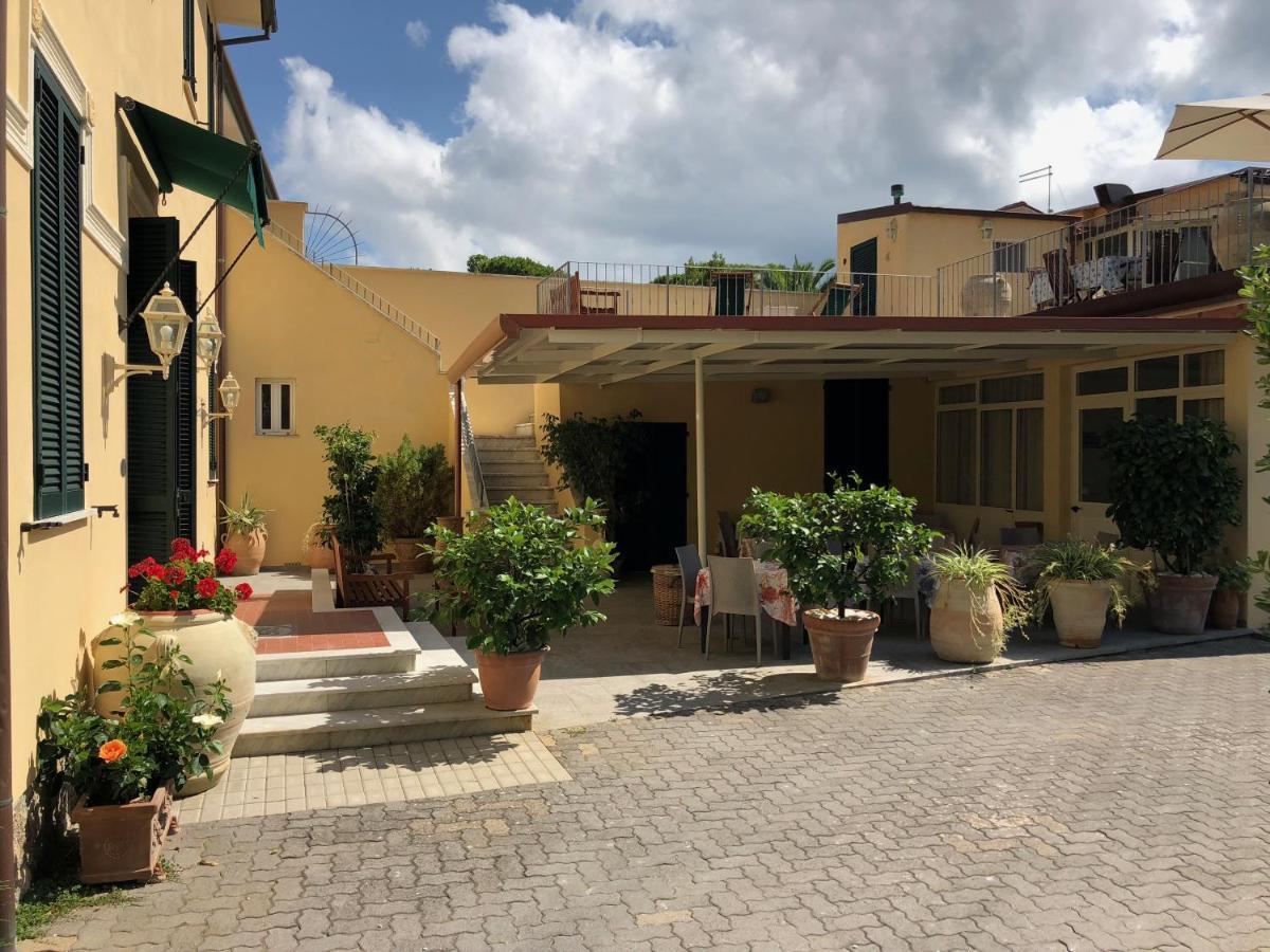 Hotel Verdesolemare マリーナ・ディ・ピエトラサンタ エクステリア 写真