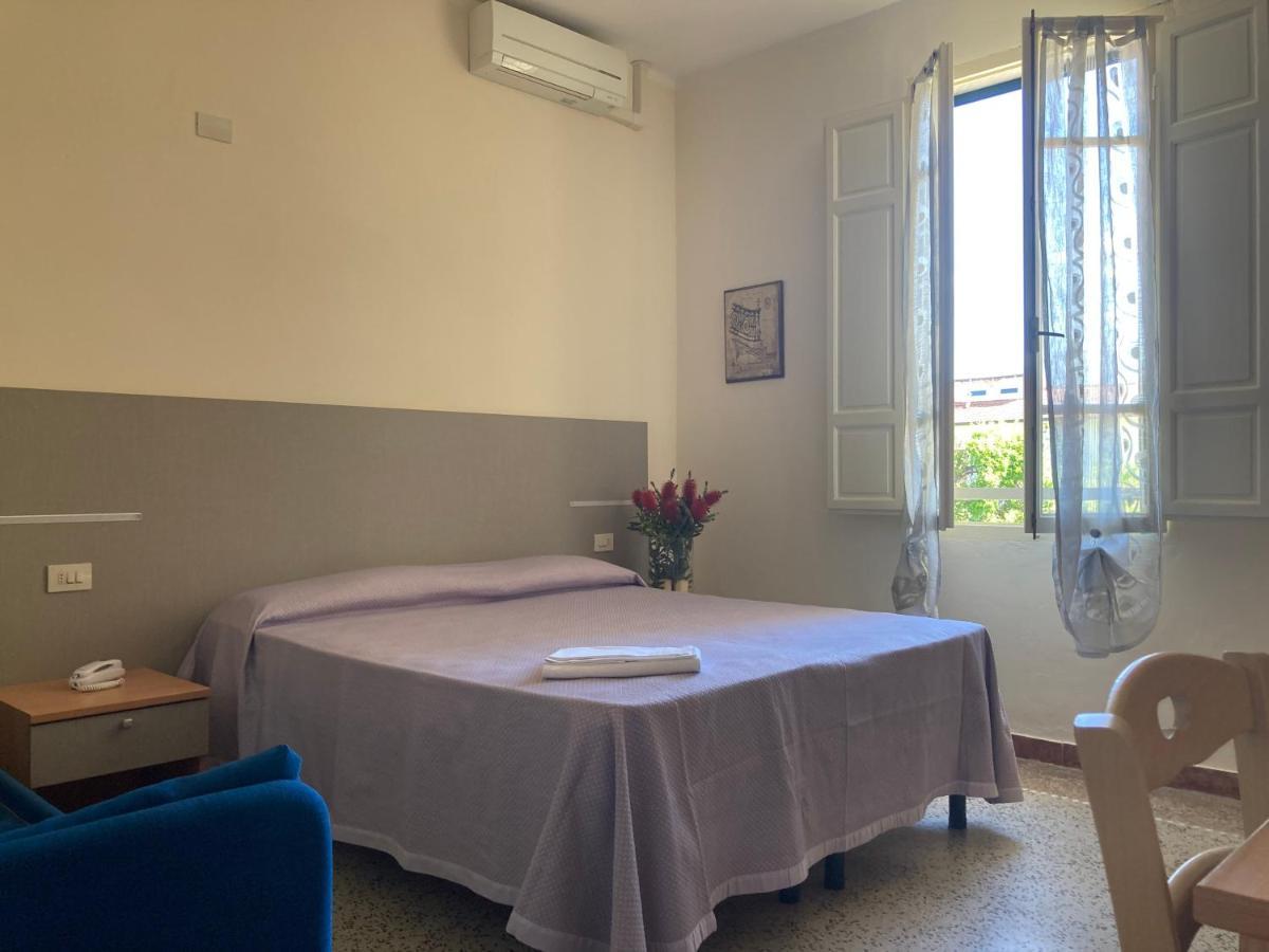 Hotel Verdesolemare マリーナ・ディ・ピエトラサンタ エクステリア 写真