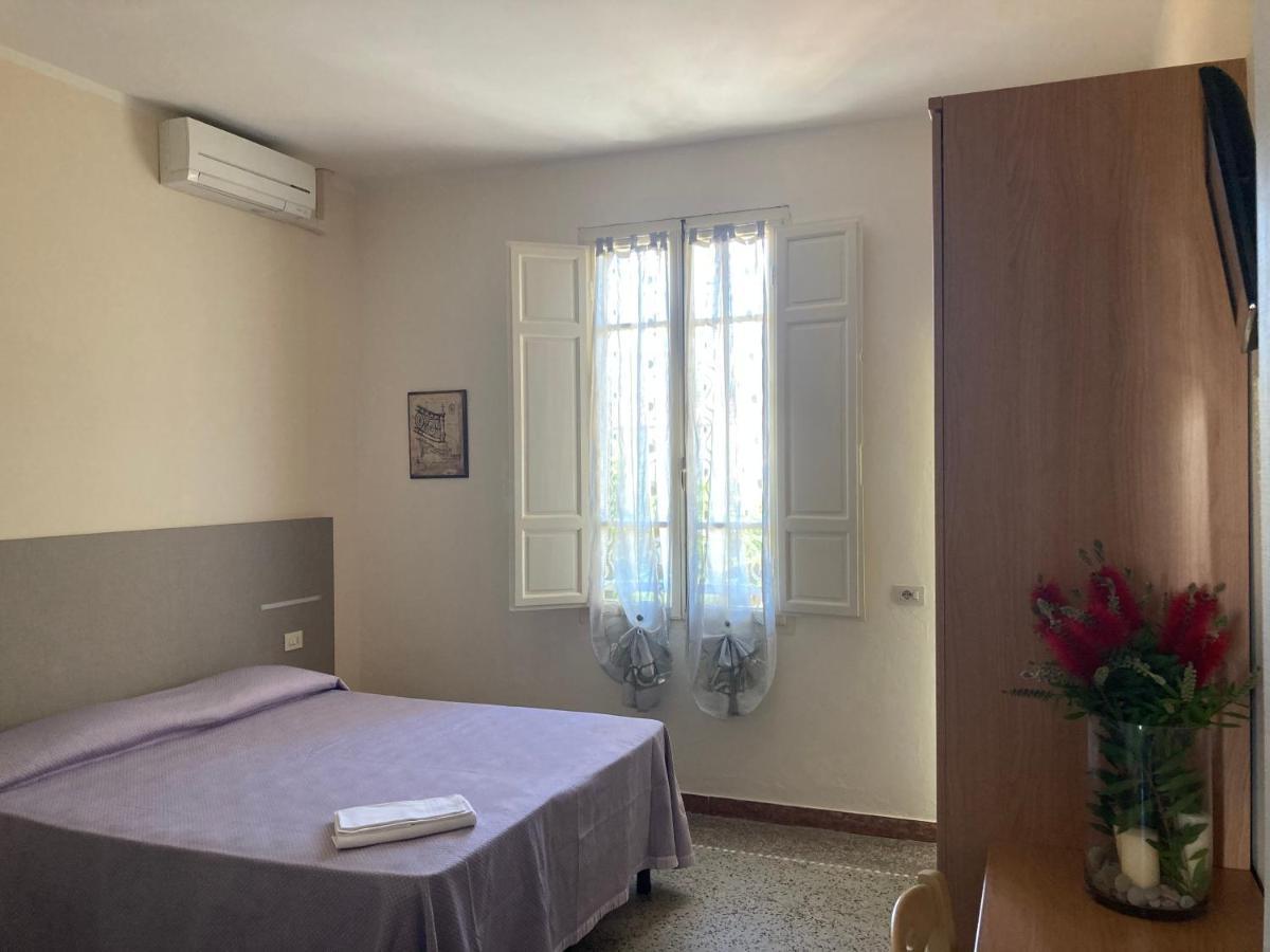 Hotel Verdesolemare マリーナ・ディ・ピエトラサンタ エクステリア 写真
