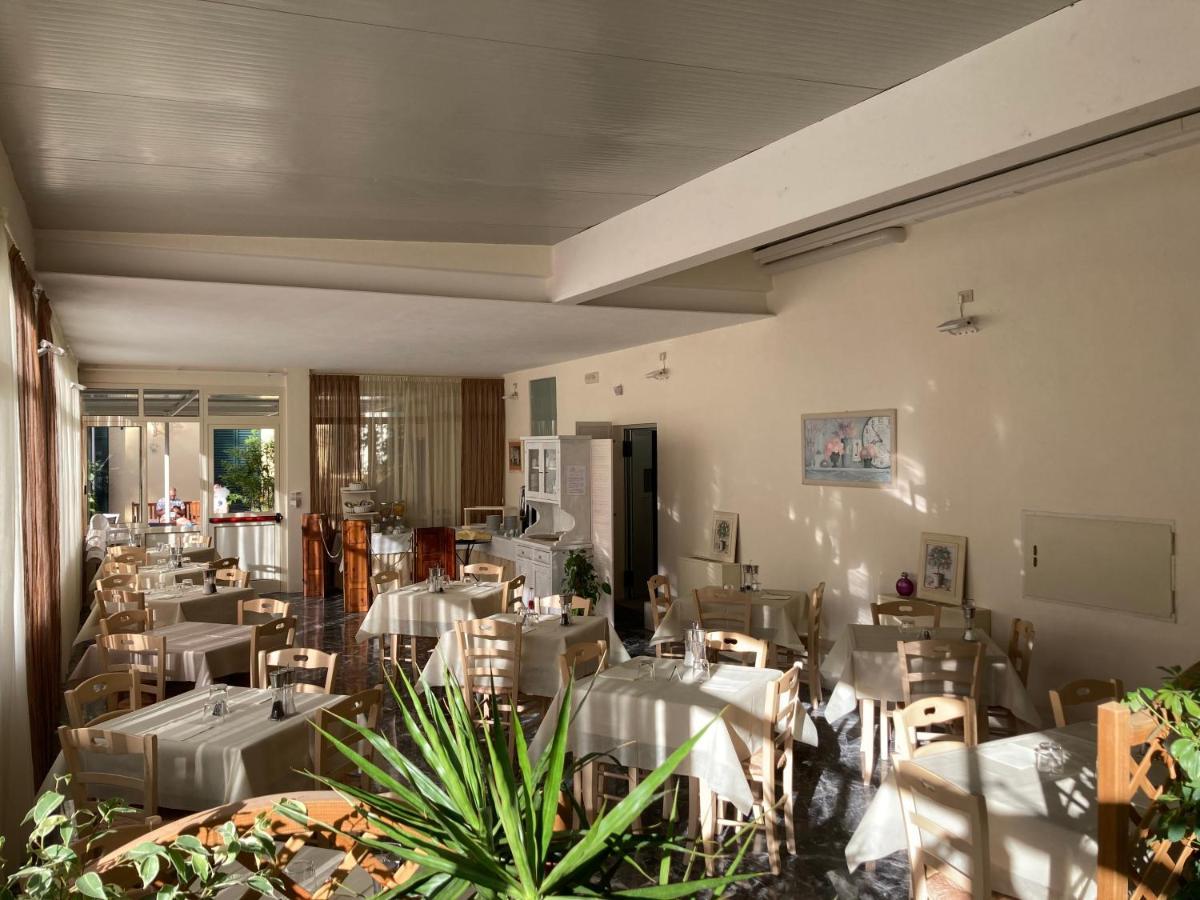 Hotel Verdesolemare マリーナ・ディ・ピエトラサンタ エクステリア 写真