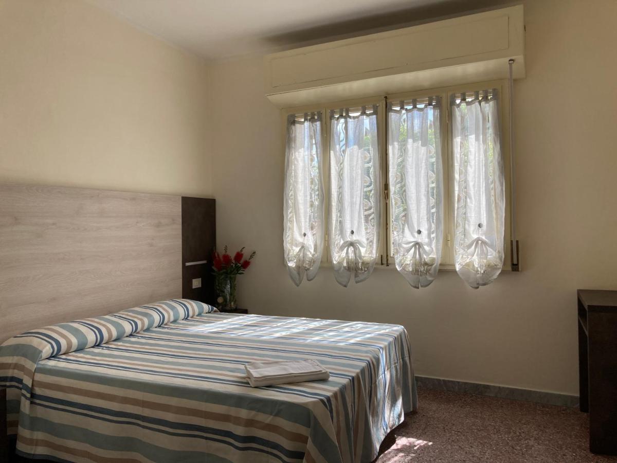Hotel Verdesolemare マリーナ・ディ・ピエトラサンタ エクステリア 写真
