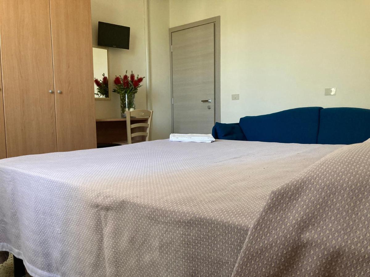 Hotel Verdesolemare マリーナ・ディ・ピエトラサンタ エクステリア 写真
