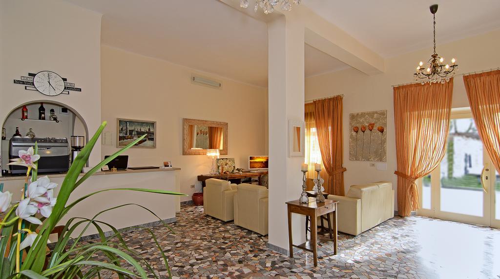 Hotel Verdesolemare マリーナ・ディ・ピエトラサンタ エクステリア 写真