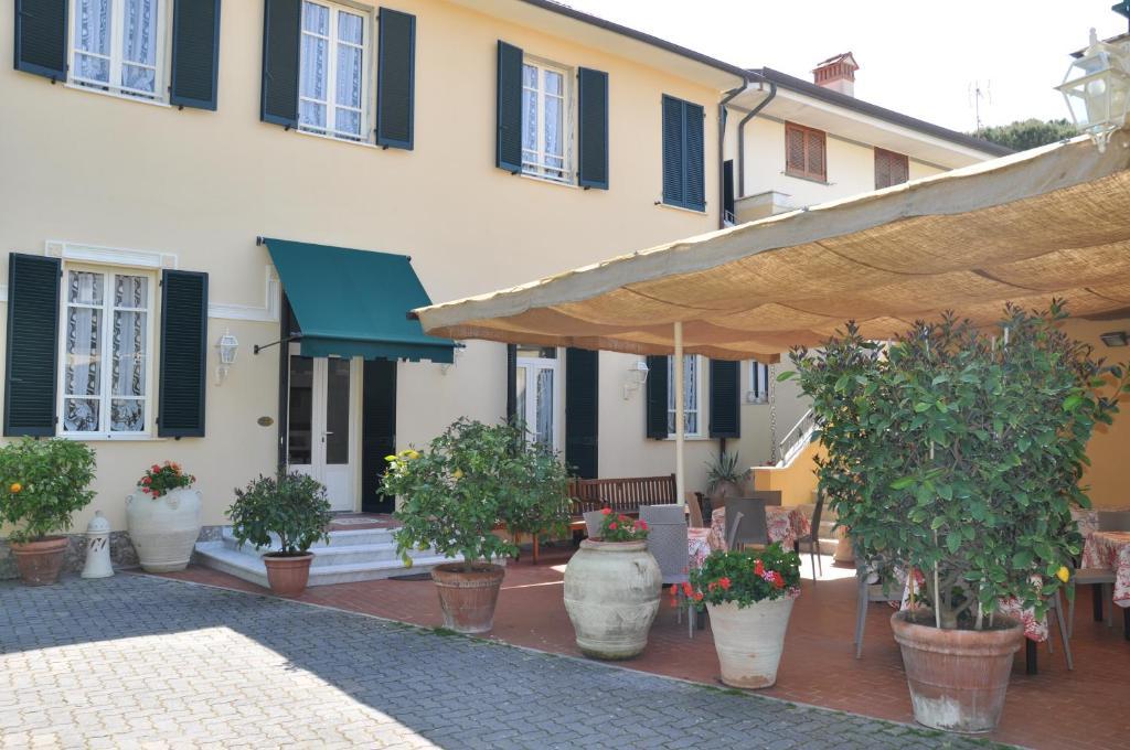 Hotel Verdesolemare マリーナ・ディ・ピエトラサンタ エクステリア 写真